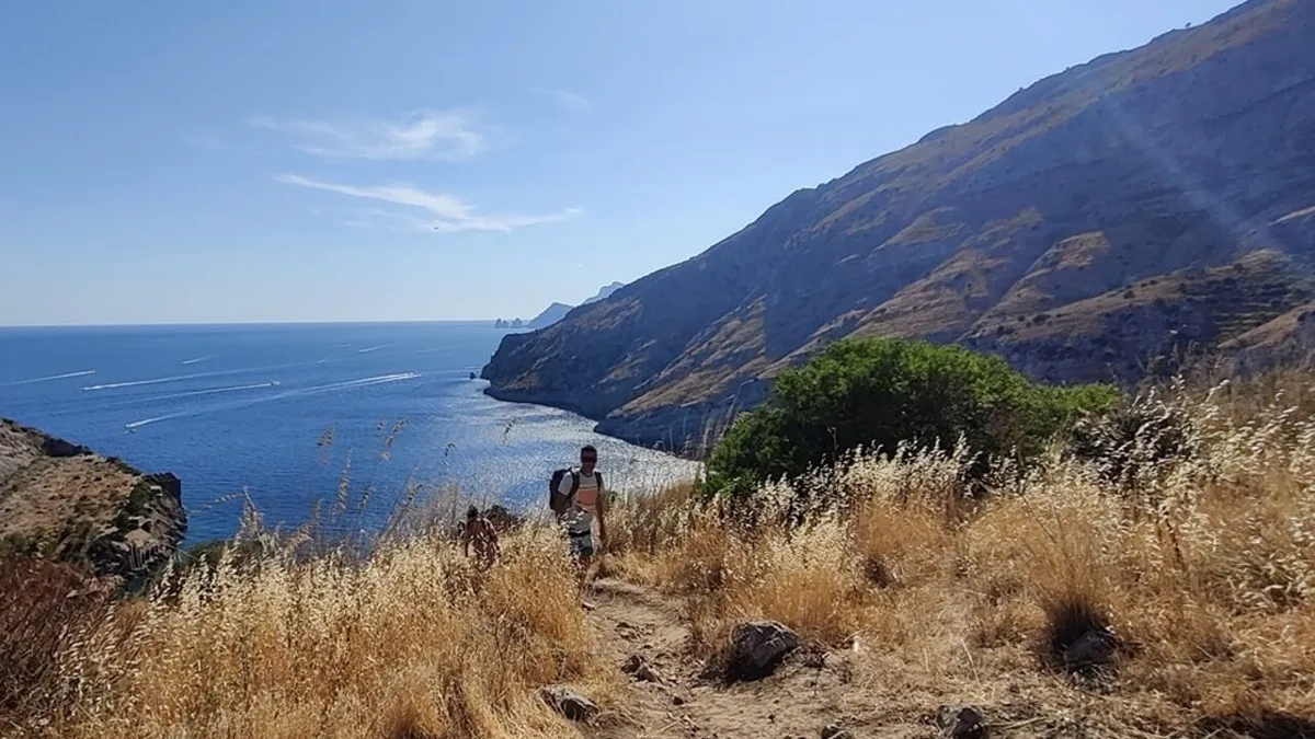 🌿 FAI, Camminate nella biodiversit&agrave; 2026: alla Baia di Ieranto due giornate da &ldquo;Naturalisti per un giorno&rdquo;