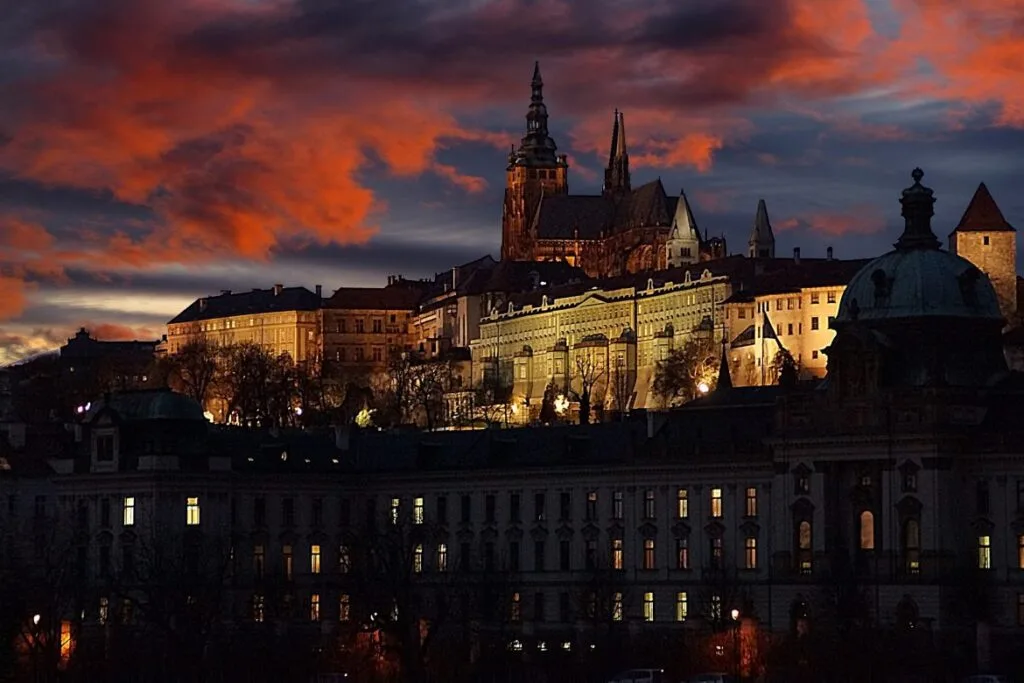 🎃👻 Halloween a Praga: mistero, magia e un&rsquo;offerta da brividi!