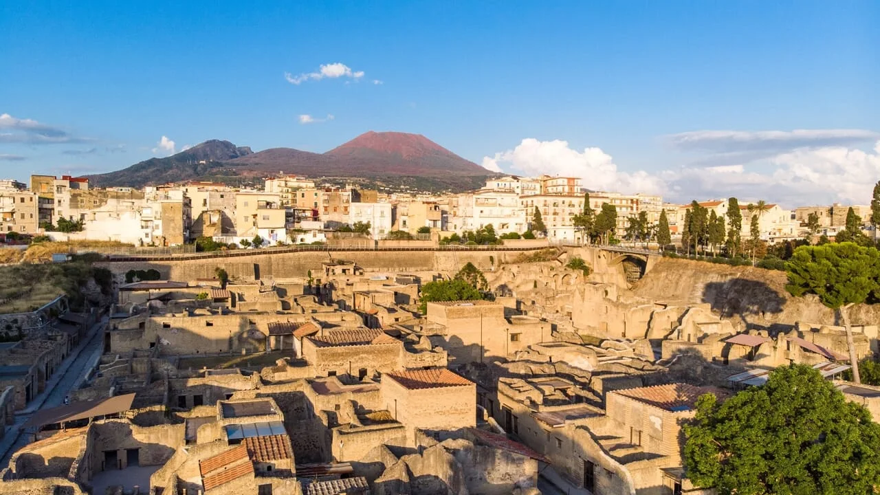🏛️ Giornate Europee del Patrimonio a Ercolano: il 26 settembre apertura serale a 1 euro tra teatro, danza e musica