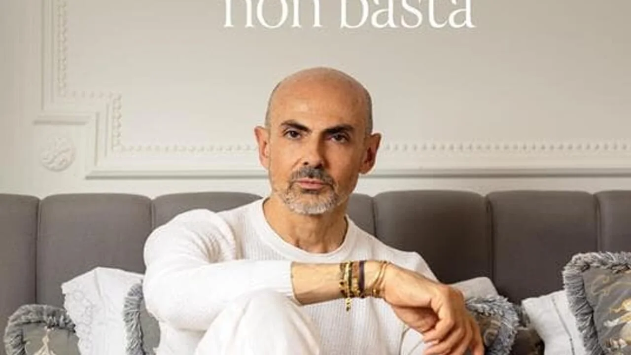 📚 Enzo Miccio a Napoli presenta “Quando l’amore non basta”: incontro alla Feltrinelli di Piazza dei Martiri