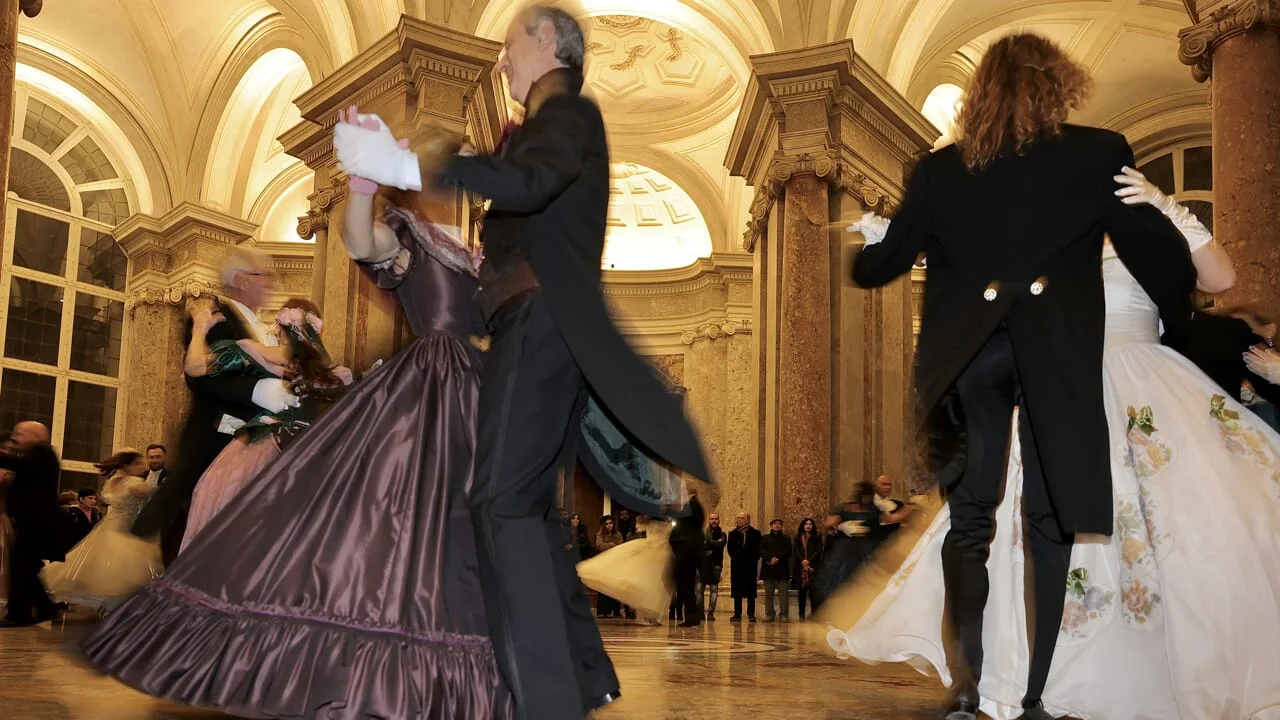 👑 Gran Ballo di Corte alla Reggia di Caserta: valzer e danze d’epoca nel Vestibolo superiore
